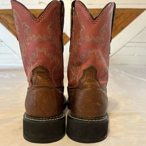 Women’s Ariat boots size 8 brown and pink